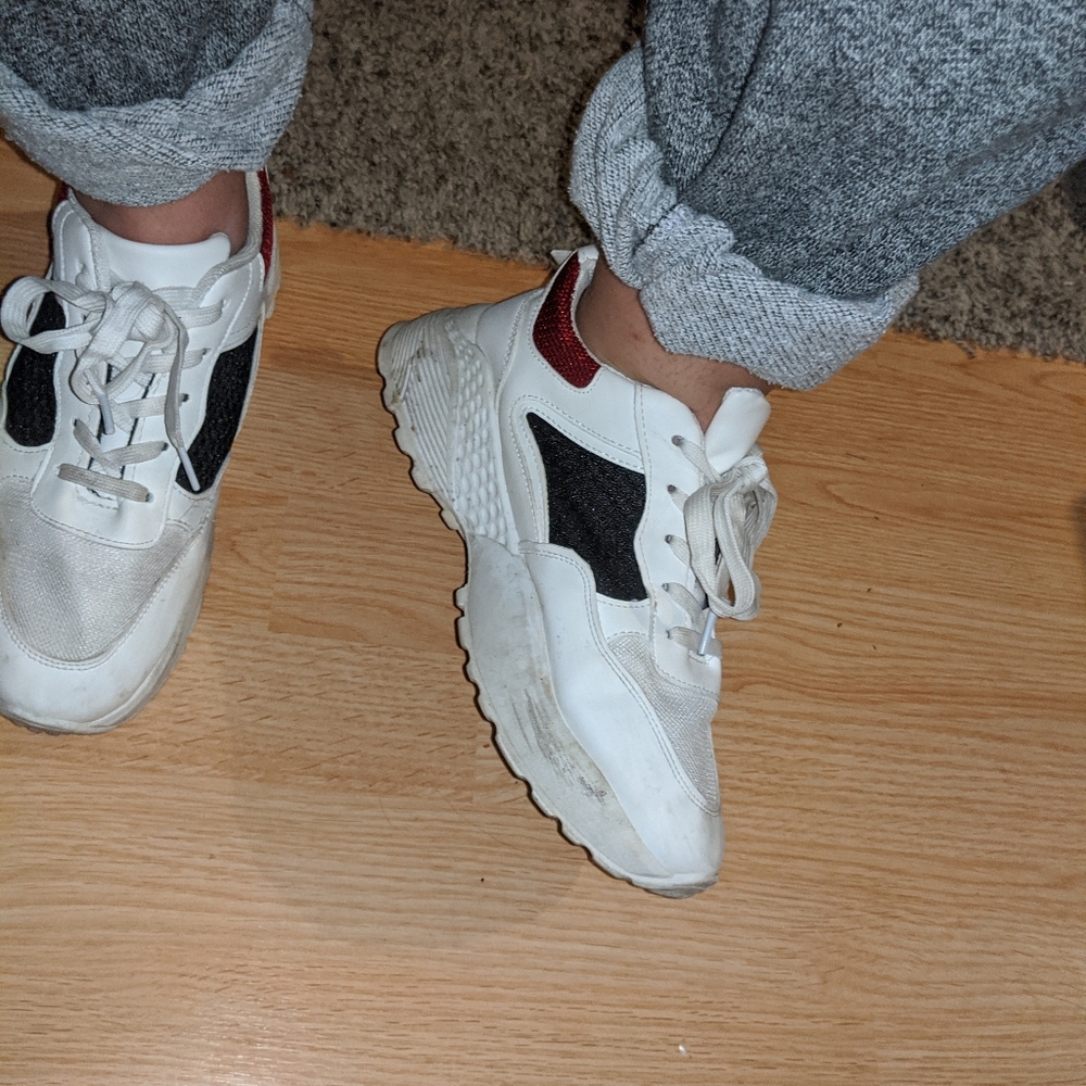 White sneakers - Picture 5 of 5